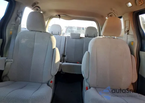 2011 Toyota Sienna Le z USA, uszkodzony, nr VIN 5TDJK3DC5BS014691